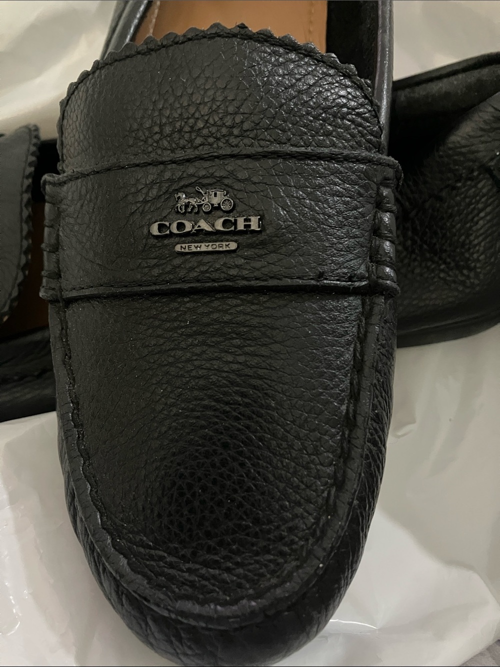 🆕 Coach women’s Black soft Pebbled Leather Penny Loafers slip on tan Insole